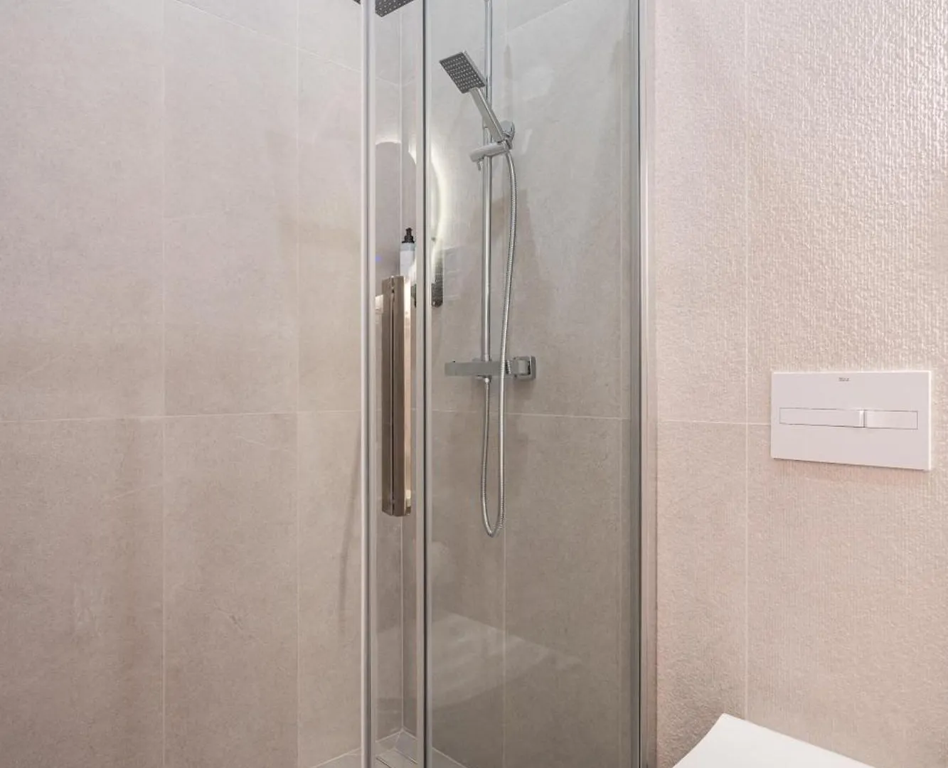 Apartment D20 - Gozsdu Garden Residence - Best Location By Bqa Budapest