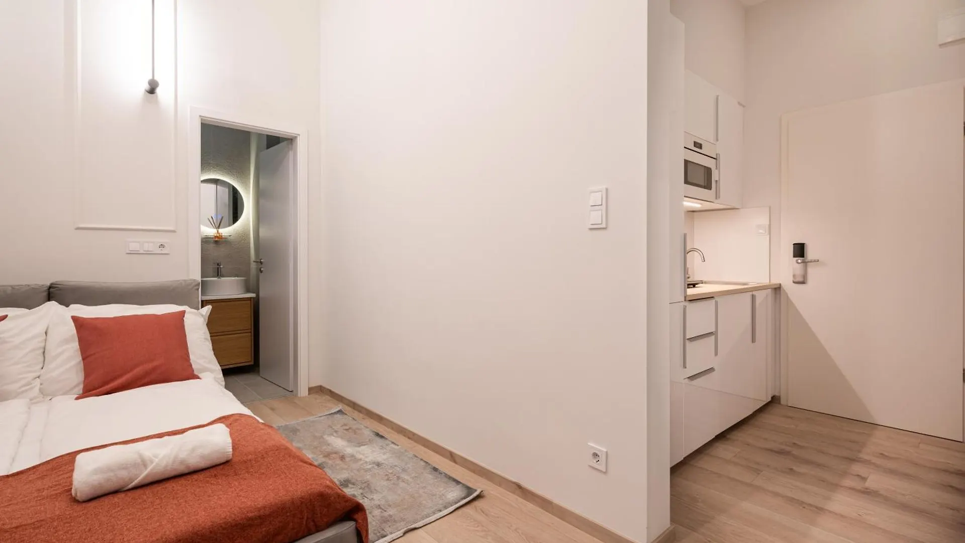 Apartment D20 - Gozsdu Garden Residence - Best Location By Bqa Budapest Hungary