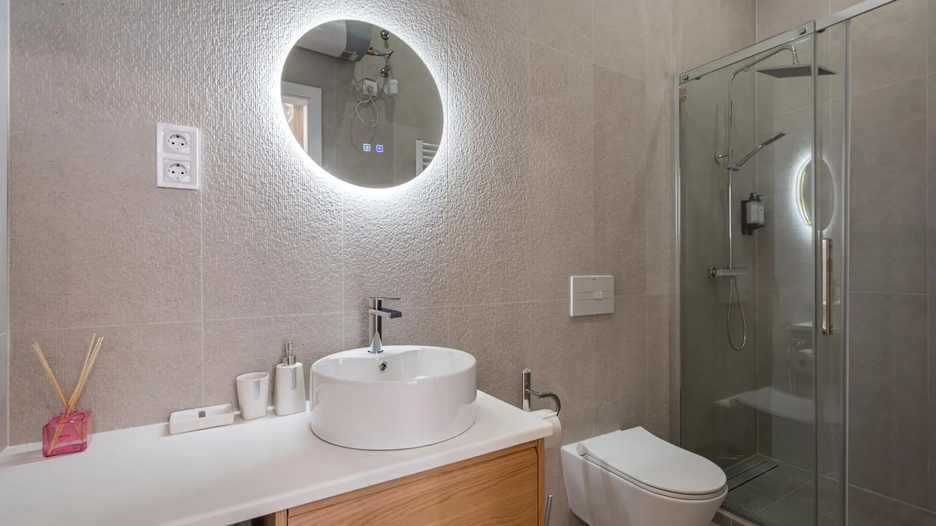 D20 - Gozsdu Garden Residence - Best Location By Bqa Budapest 0*,  Hungary
